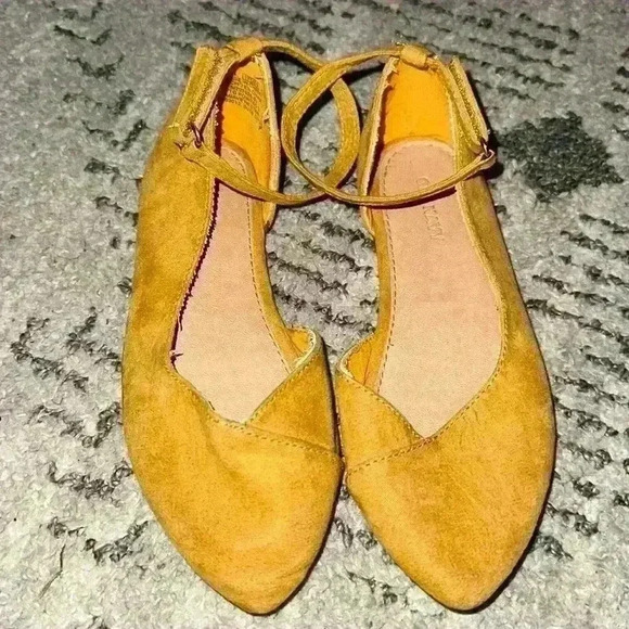 Girls 11 Mustard Suede Ballet Flat Dress Shoes super cute for fall - Picture 1 of 2